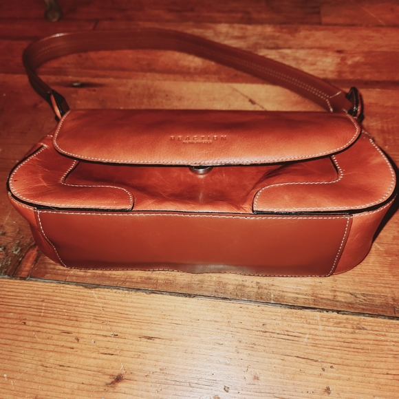 Kenneth Cole Reaction Purse Small Leather Handbag Simple Sleek Fashion Accessory - Picture 2 of 6